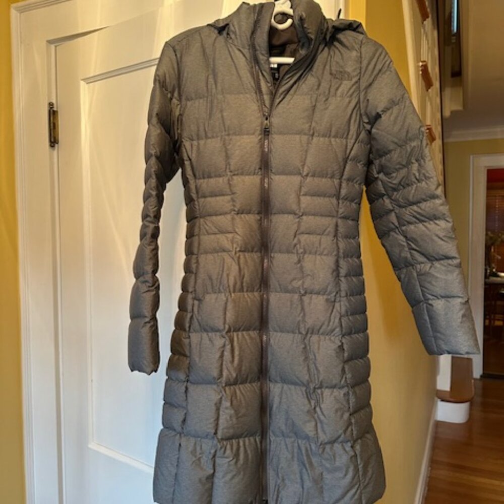 NWOT Never Worn North Face Metropolis Parka III 550-Down Hood Parka Med Gray XS